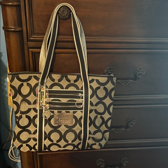 Handbags - Coach Poppy bag